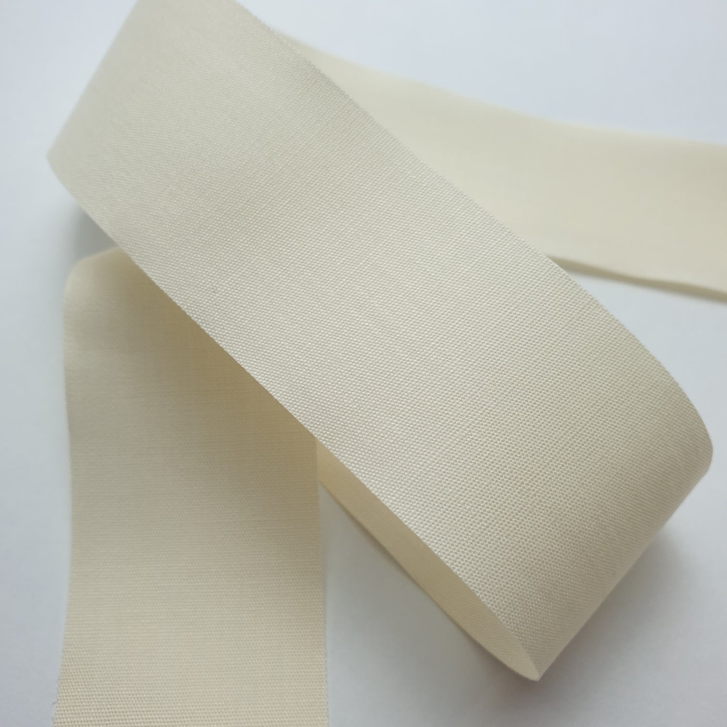 LIGHTWEIGHT COTTON POLYESTER BLEND